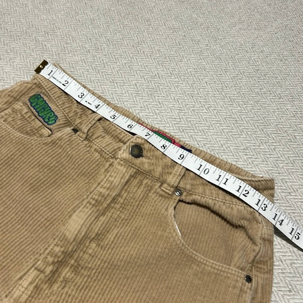 EMPYRE high rise Tan Corduroy Shorts. Size 2 - Picture 4 of 10